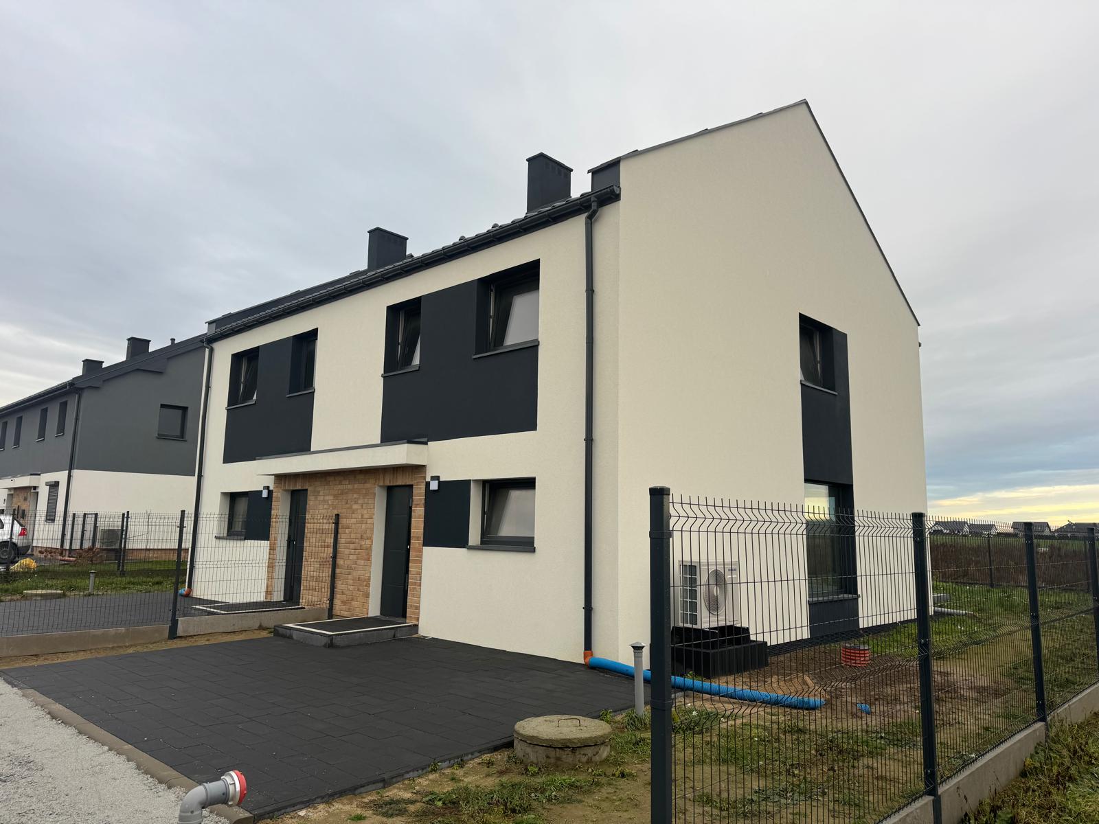 Wnętrze domu na sprzedaż - salon